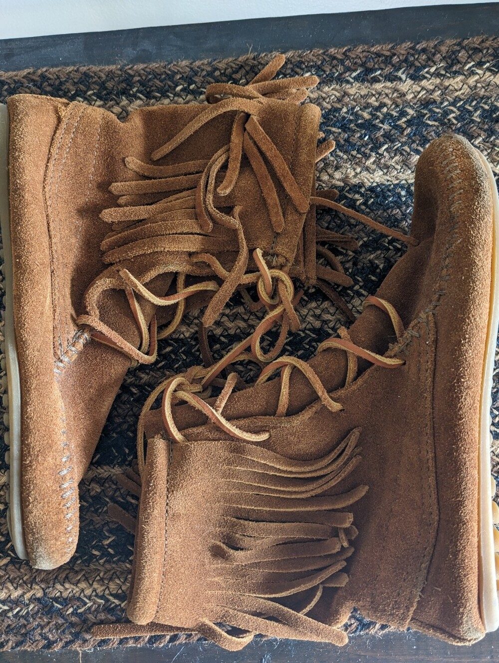 Minnetonka Womens Fringe Suede Camel Brown Ankle High Moccasin Boot Booties Sz 5